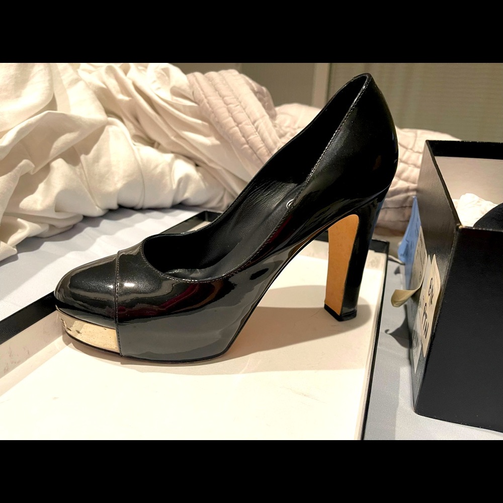 Chanel silver toe pump patent